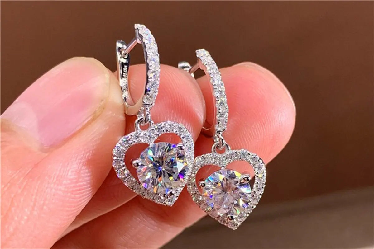 Soild 18K Gold Au750 a Pair of Earrings 2Ct DVVS Best Color Moissanite 001