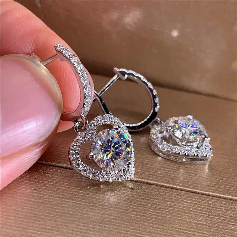 Soild 18K Gold Au750 a Pair of Earrings 2Ct DVVS Best Color Moissanite 001